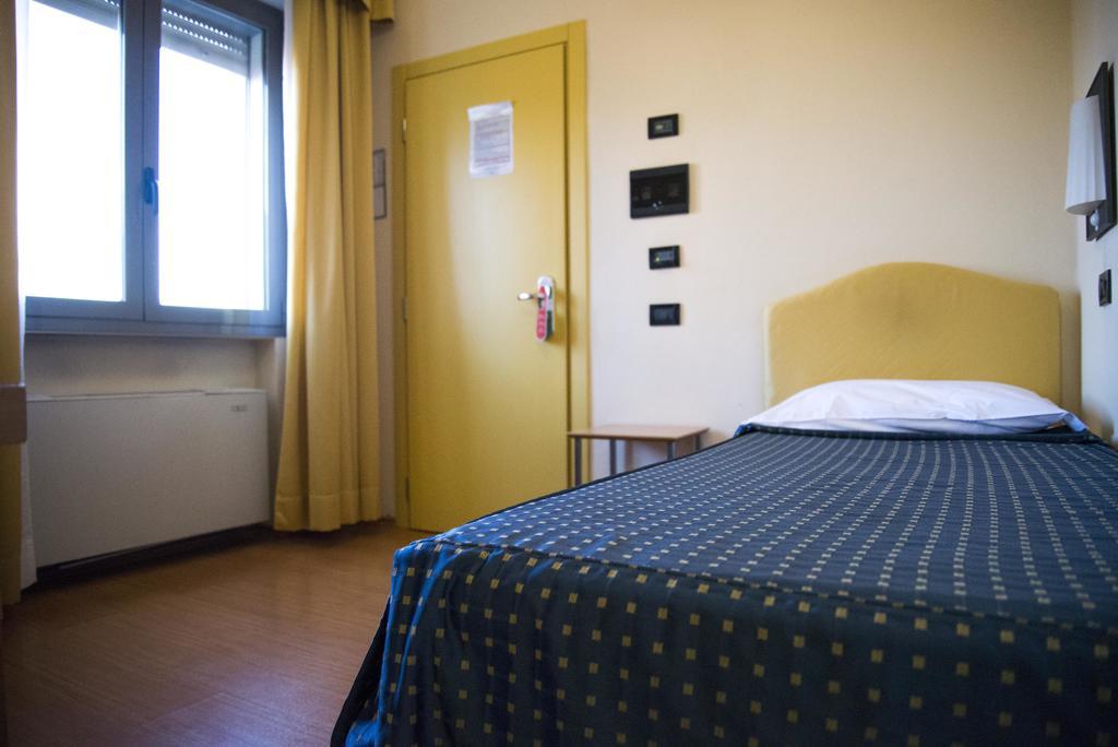 Hotel Masini ฟอร์ลี ภายนอก รูปภาพ