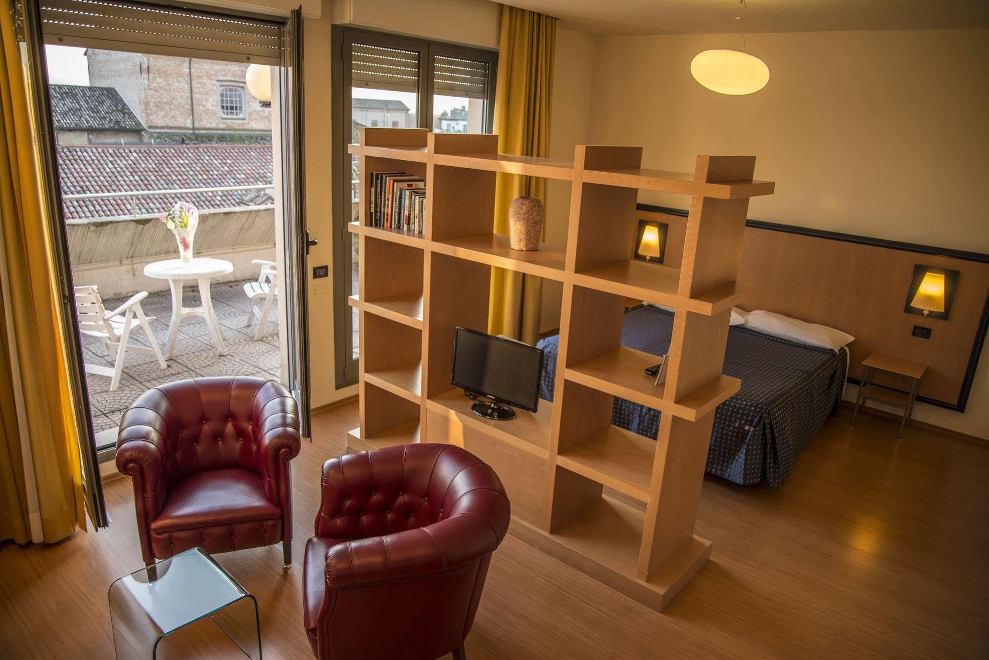 Hotel Masini ฟอร์ลี ภายนอก รูปภาพ